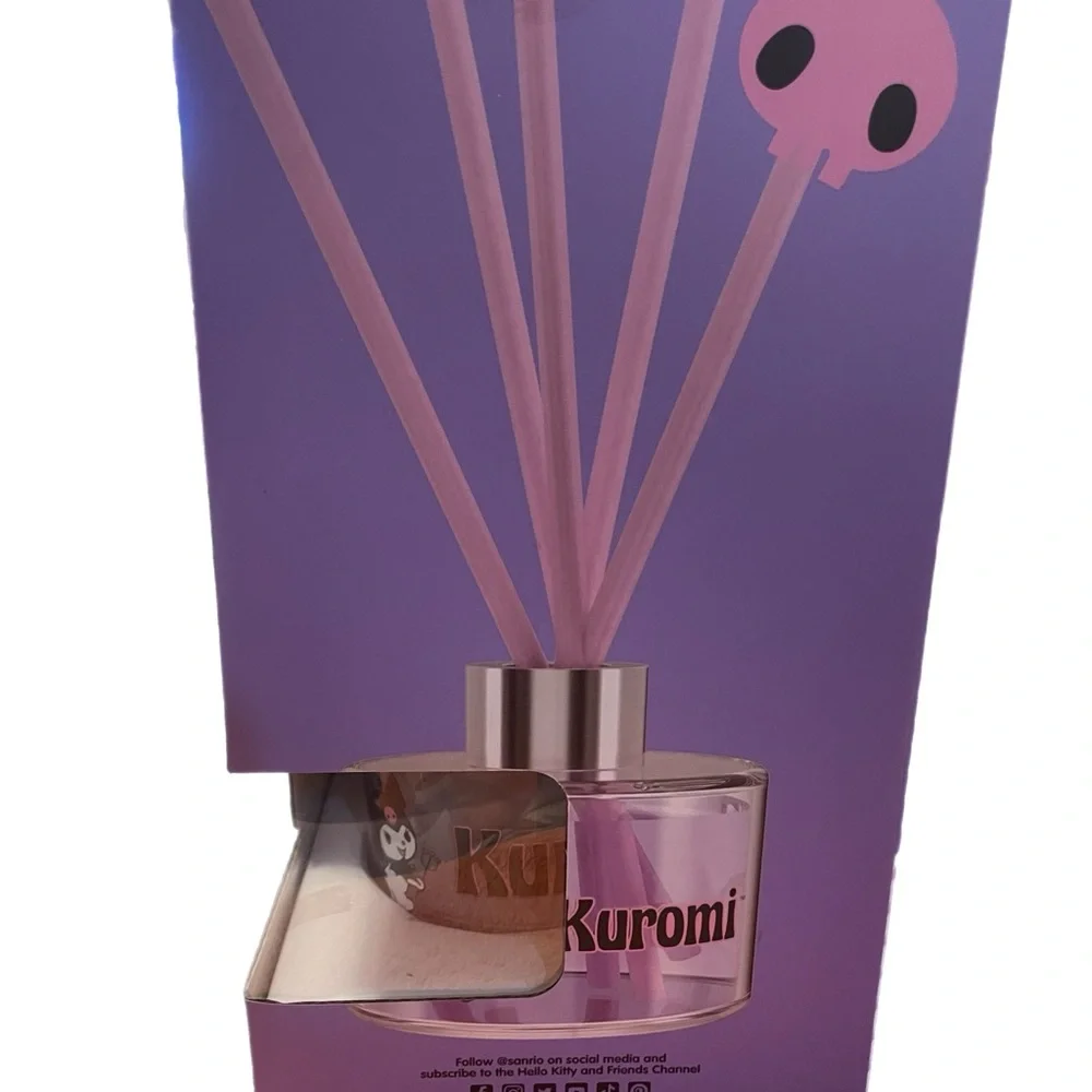Kuromi Reed Diffuser with Vanilla Scent - Picture 2 of 7